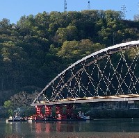 Wellsburg Bridge installed after 1.6km barge ride image